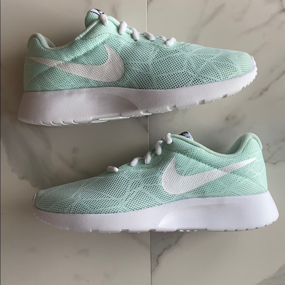 NWT Nike tanjun special edition - Picture 4 of 7